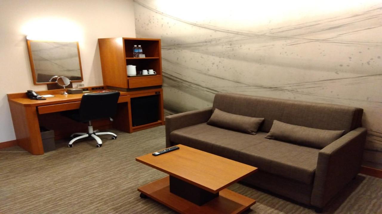 Odysis Suites Osaka Airport Hotel 泉佐野市 エクステリア 写真