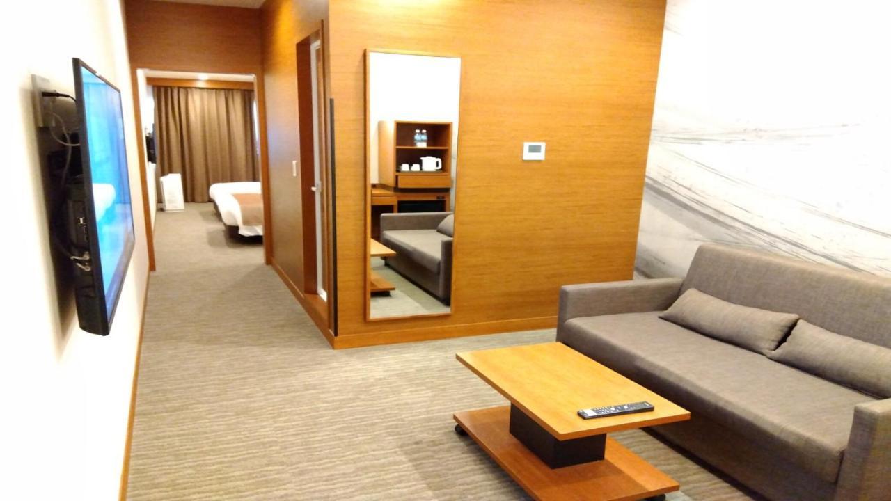 Odysis Suites Osaka Airport Hotel 泉佐野市 エクステリア 写真